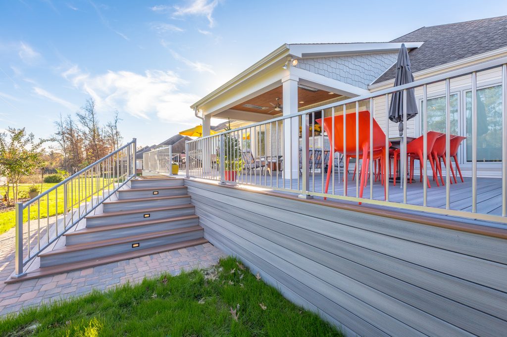 East Brainerd | Decking, Siding, Railing