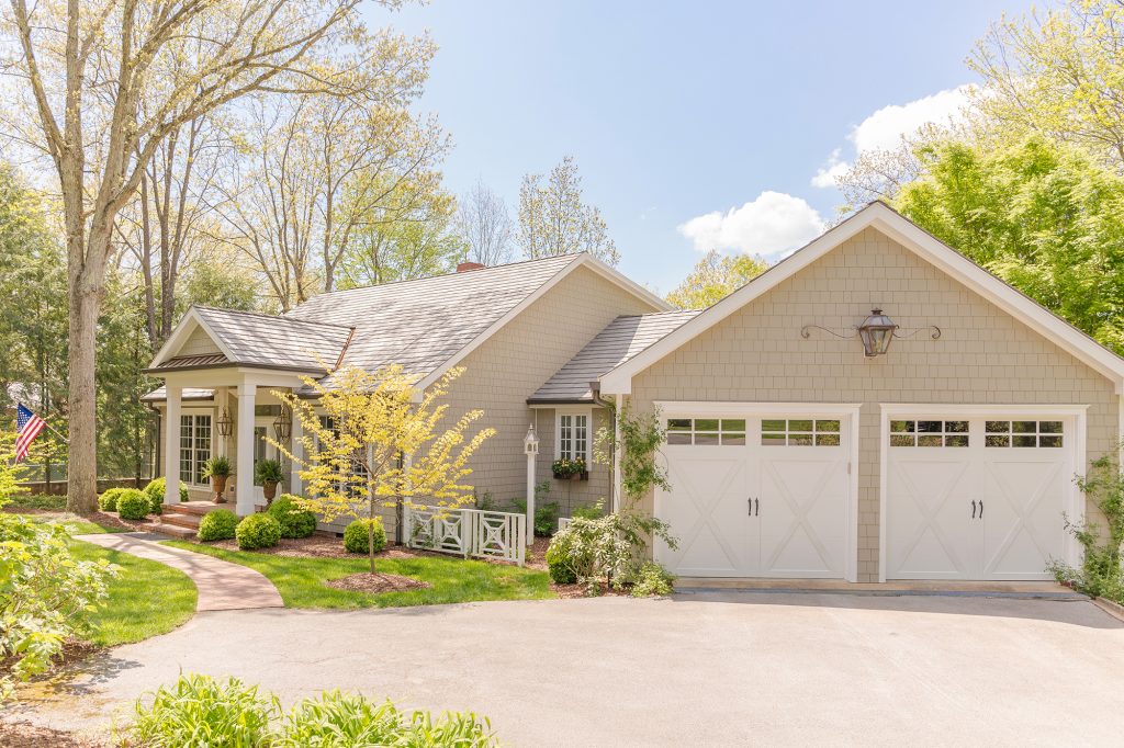 Lookout Mountain home and garage Hardie Siding