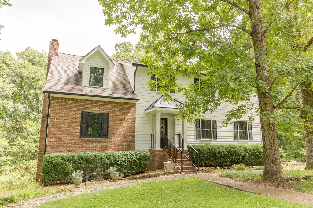 Siding and Brick on Signal Mountain Home